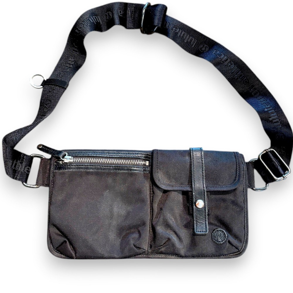 Lululemon Dog Walker Belt Bag Black Fanny Pack Waist Bag Adjustable Strap RARE